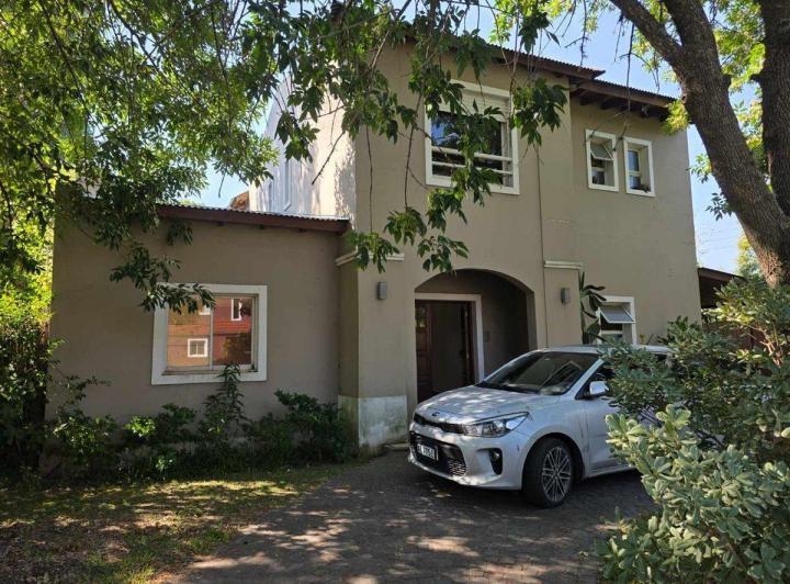 Casa · 184m² · 6 Ambientes · 2 Cocheras