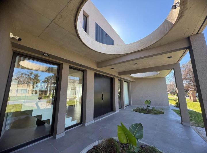 Casa · 387m² · 5 Ambientes