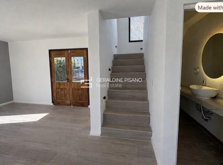 Casa · 300m² · 5 Ambientes · 1 Cochera