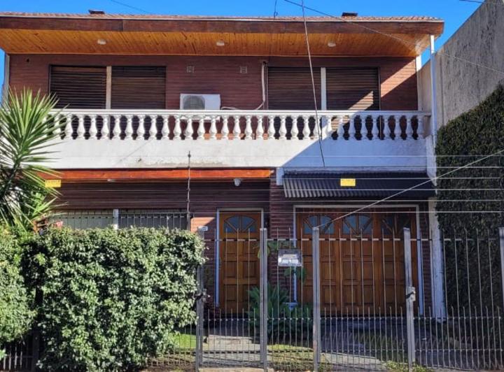 Casa · 281m² · 6 Ambientes · 1 Cochera