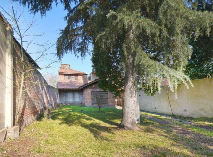 Casa · 180m² · 5 Ambientes · 1 Cochera