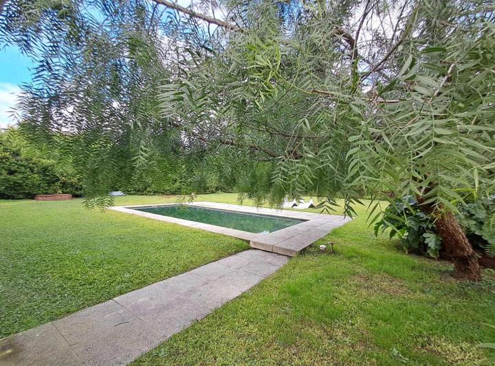 Casa · 127m² · 5 Ambientes · 4 Cocheras