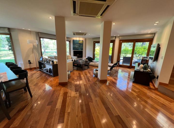 Casa · 294m² · 6 Ambientes