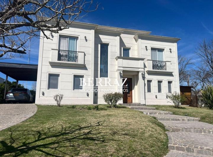 Casa · 185m² · 6 Ambientes · 2 Cocheras