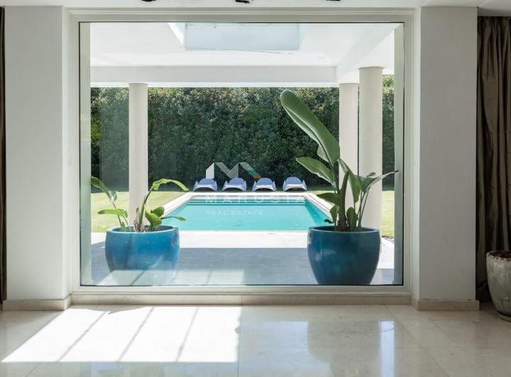 Casa · 57925m² · 7 Ambientes · 1 Cochera