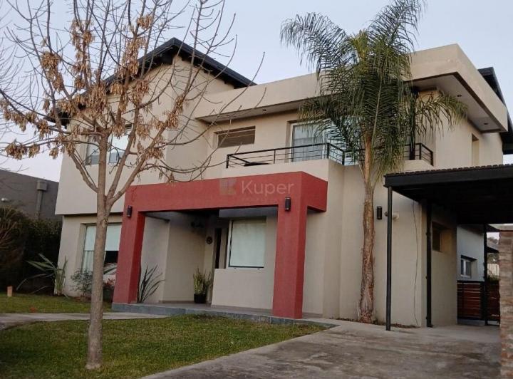 Casa · 194m² · 5 Ambientes · 1 Cochera