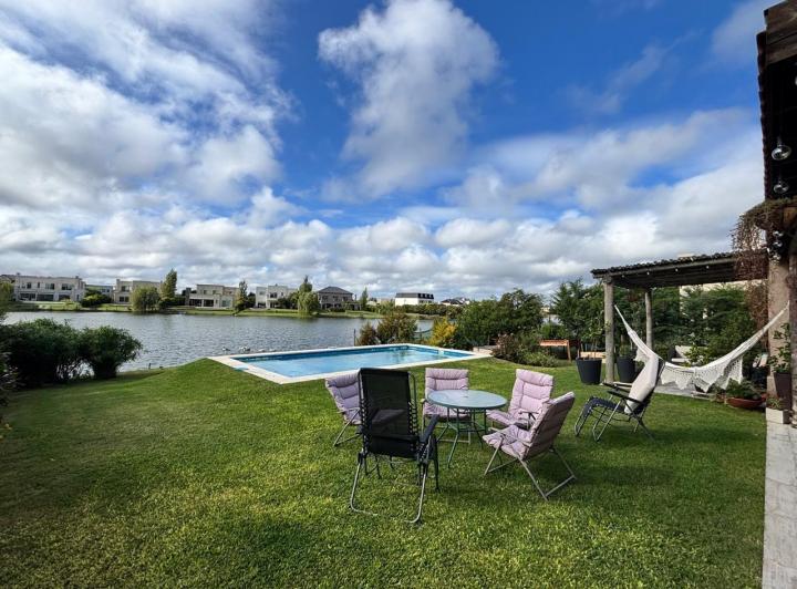Casa · 816m² · 5 Ambientes