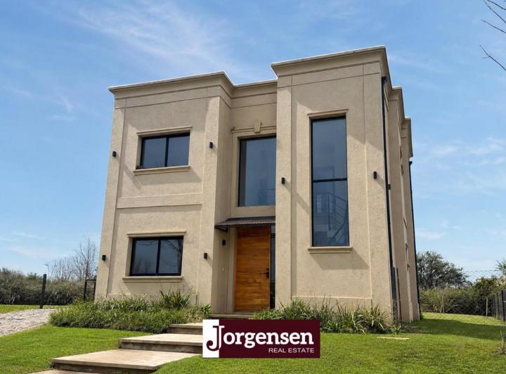 Casa · 167m² · 5 Ambientes · 1 Cochera