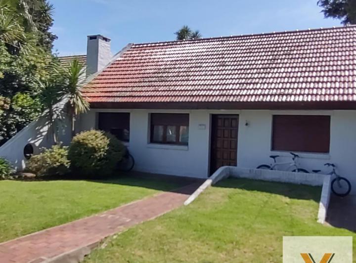 Casa · 140m² · 5 Ambientes