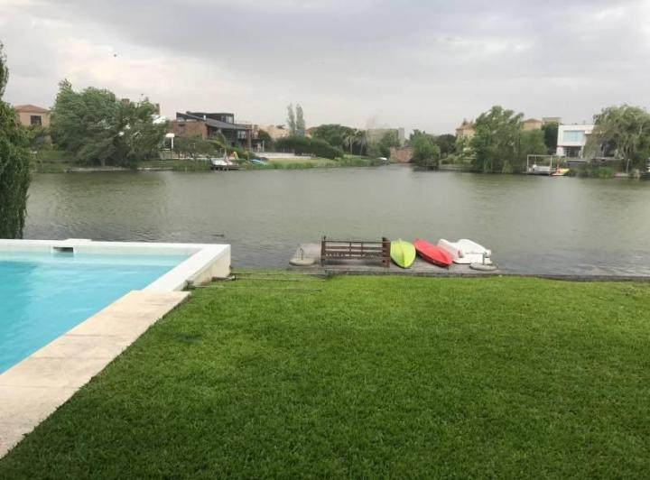 Casa · 500m² · 6 Dormitorios