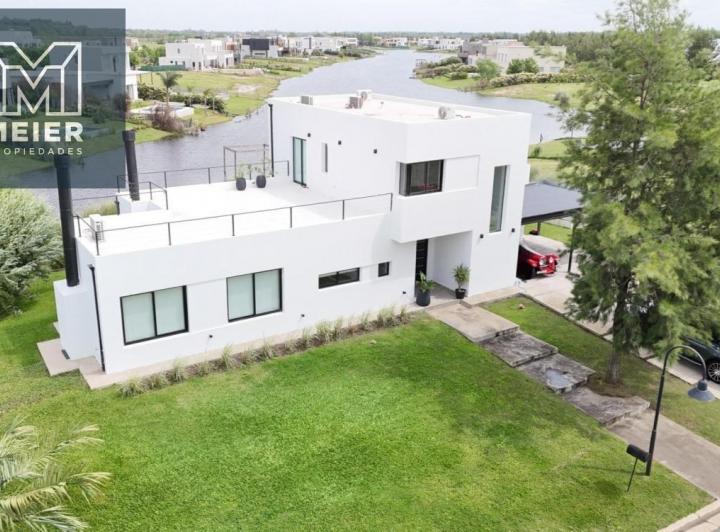 Casa · 186m² · 6 Ambientes · 6 Cocheras
