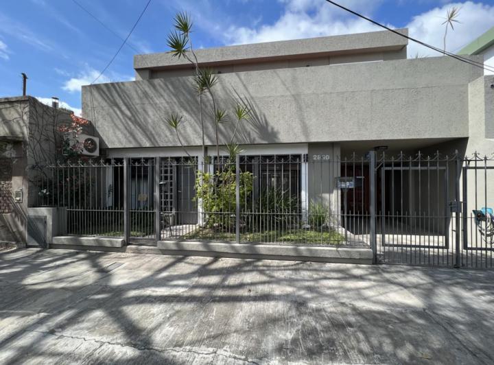 Casa · 200m² · 5 Ambientes · 2 Cocheras