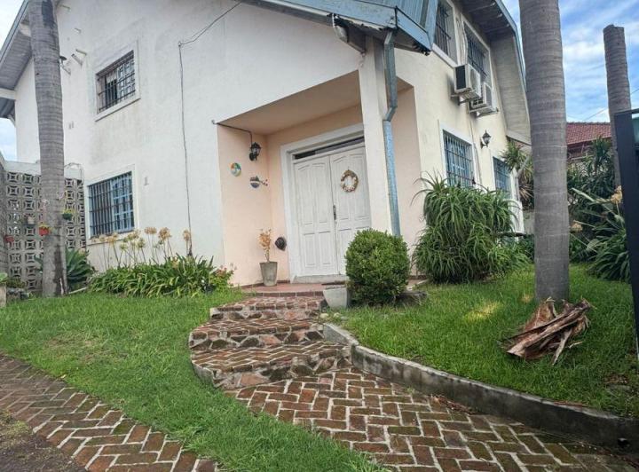 Casa · 150m² · 5 Ambientes · 1 Cochera