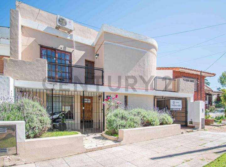 Casa · 189m² · 6 Ambientes · 1 Cochera