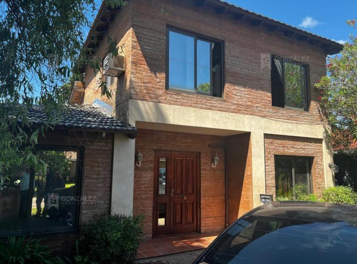 Casa · 180m² · 5 Ambientes · 1 Cochera