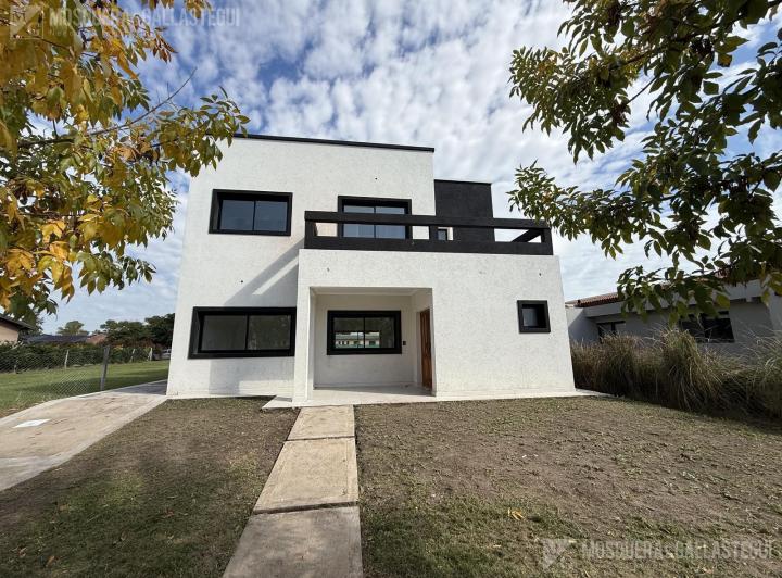Casa · 224m² · 6 Ambientes