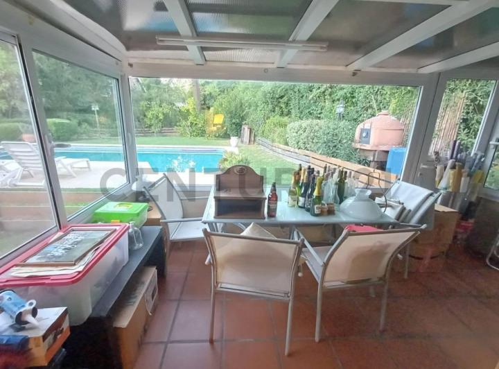 Casa · 219m² · 5 Ambientes · 4 Cocheras