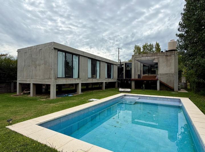 Casa · 175m² · 5 Ambientes · 1 Cochera