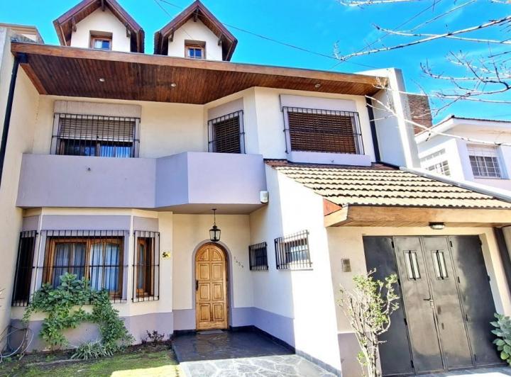 Casa · 264m² · 5 Ambientes · 1 Cochera