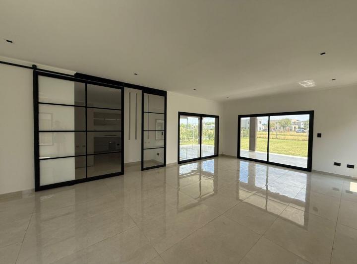 Casa · 195m² · 6 Ambientes