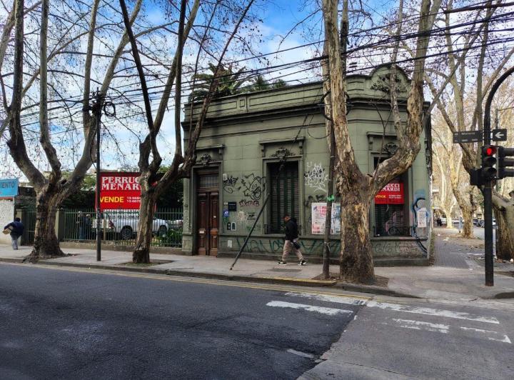 Casa · 250m² · 6 Ambientes · 4 Cocheras