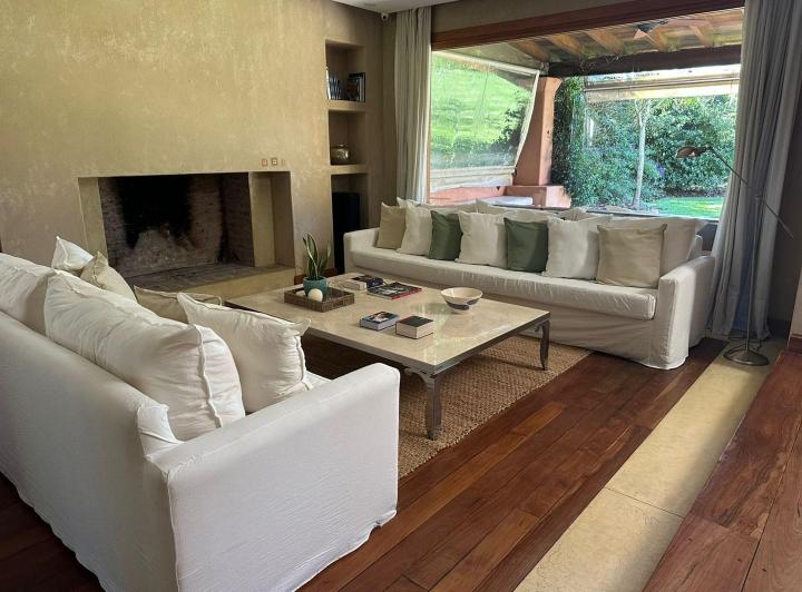 Casa · 383m² · 10 Ambientes · 3 Cocheras