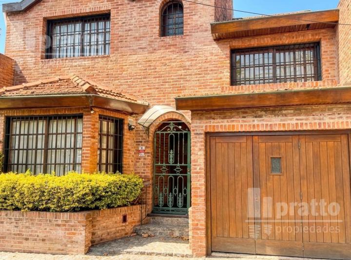 Casa · 273m² · 7 Ambientes · 1 Cochera