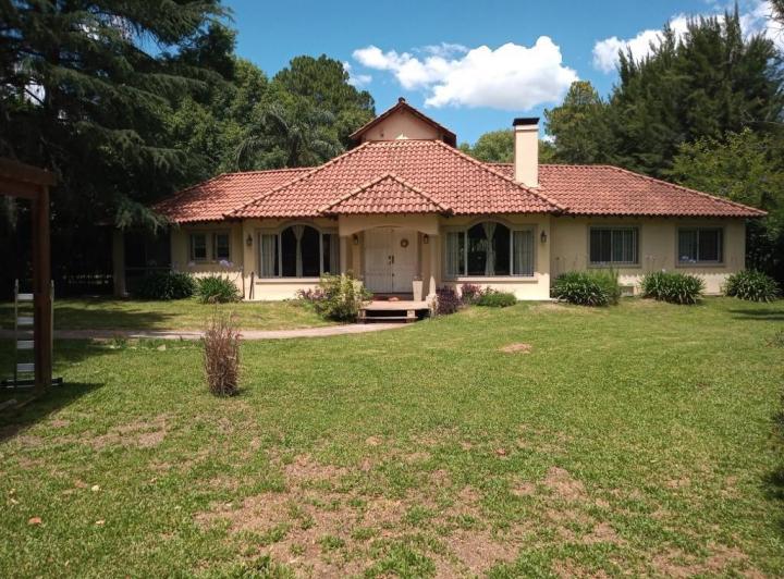 Casa · 222m² · 5 Ambientes · 3 Cocheras