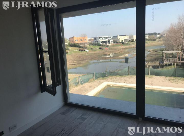 Casa · 247m² · 5 Ambientes