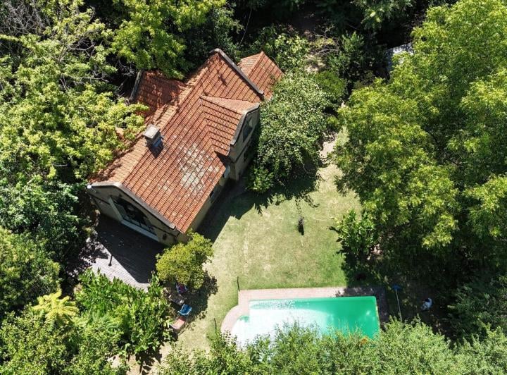 Casa · 220m² · 6 Dormitorios