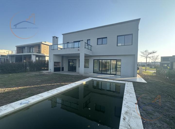 Casa · 186m² · 6 Ambientes · 4 Cocheras