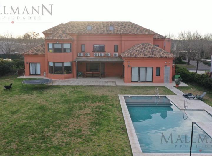 Casa · 500m² · 7 Ambientes