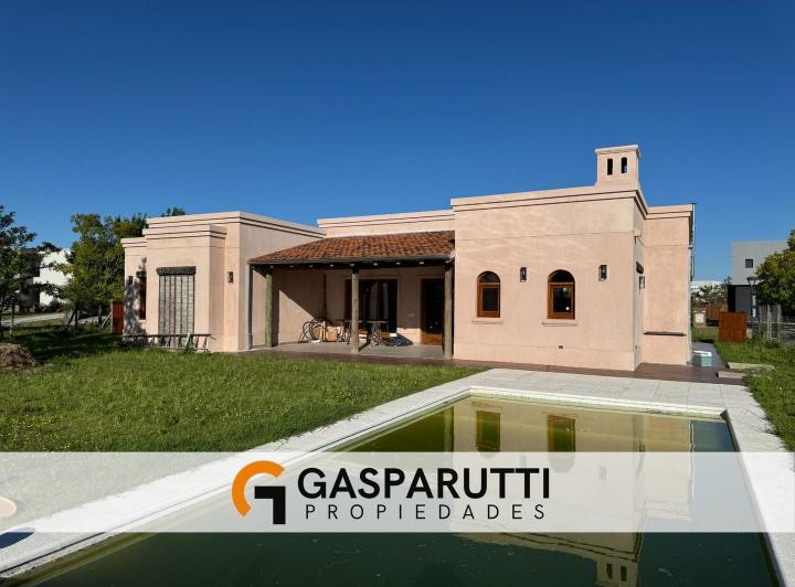 Casa · 200m² · 5 Ambientes · 4 Cocheras