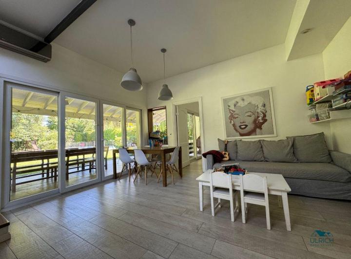 Casa · 290m² · 6 Ambientes · 2 Cocheras