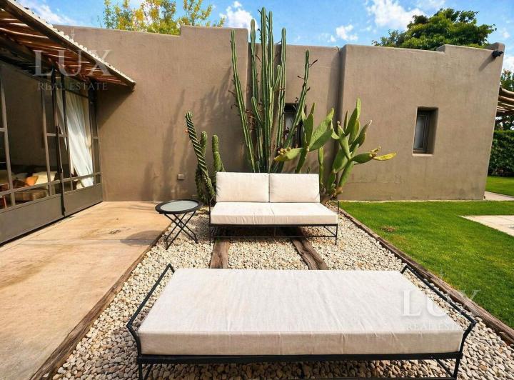 Casa · 190m² · 5 Ambientes · 4 Cocheras