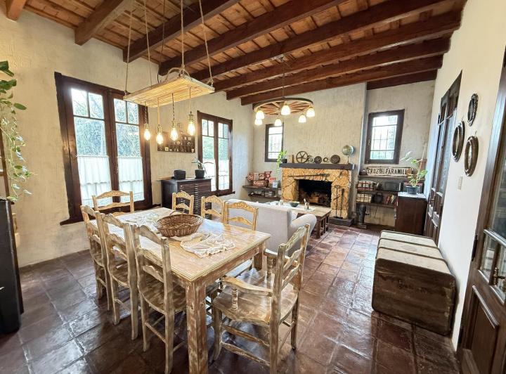 Casa · 150m² · 5 Ambientes · 3 Cocheras