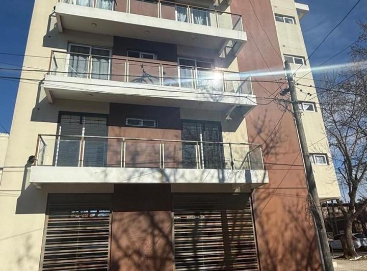 Departamento · 40m² · 2 Ambientes · 1 Cochera