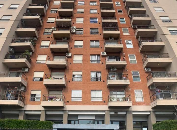 Departamento · 77m² · 4 Ambientes · 1 Cochera