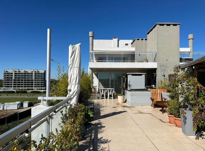 Departamento · 70m² · 3 Ambientes · 6 Cocheras