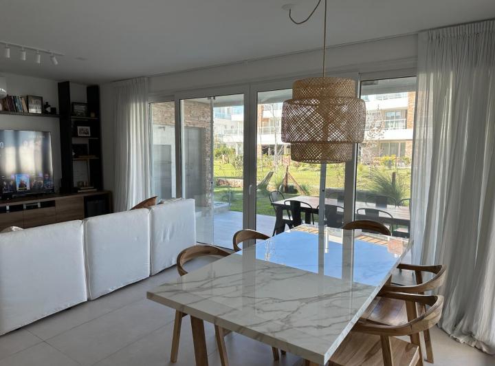 Departamento · 102m² · 4 Ambientes · 1 Cochera