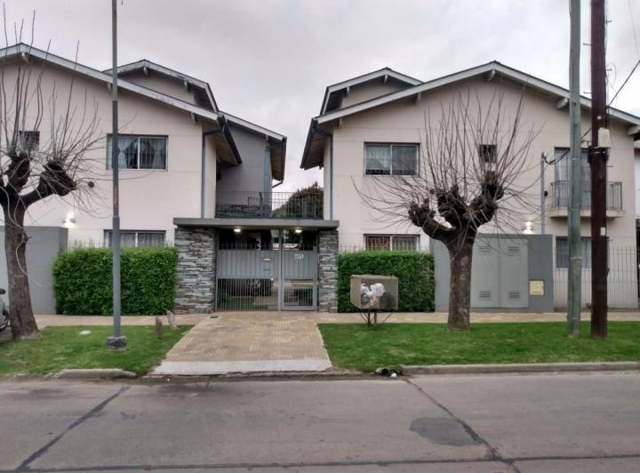 Departamento · 75m² · 4 Ambientes · 1 Cochera