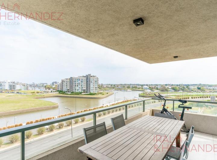 Departamento · 82m² · 4 Ambientes · 2 Cocheras