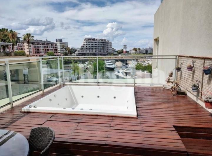 Departamento · 135m² · 4 Ambientes · 2 Cocheras