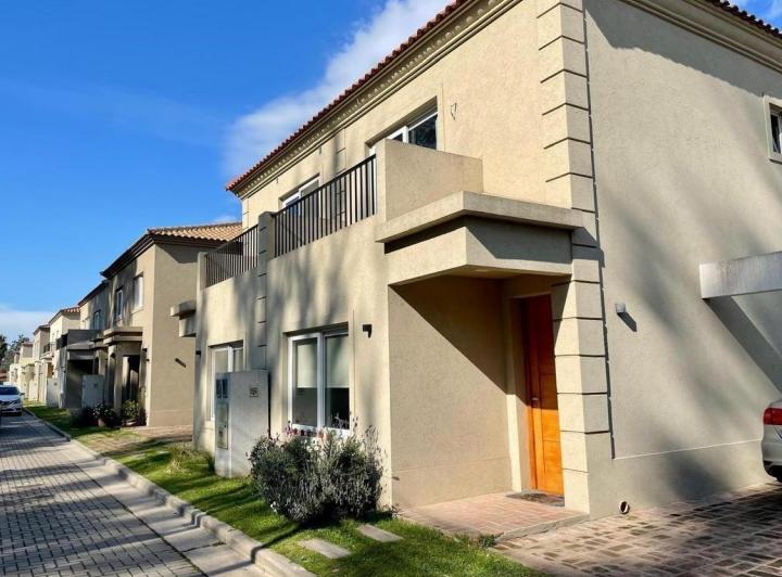 Departamento · 110ha · 4 Ambientes · 2 Cocheras