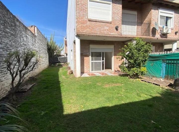 Departamento · 77m² · 4 Ambientes · 1 Cochera