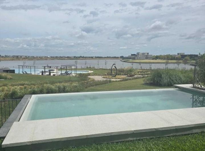 Departamento · 250m² · 4 Ambientes · 1 Cochera