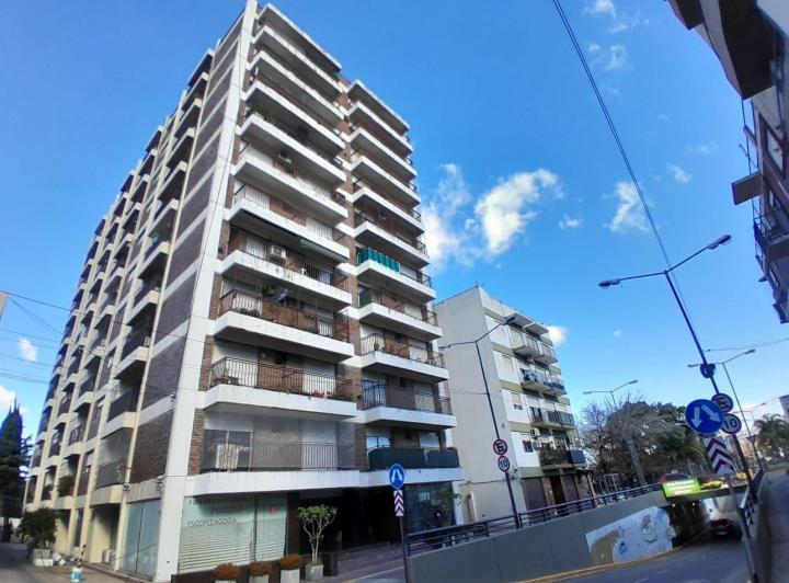 Departamento · 50m² · 2 Ambientes · 1 Cochera