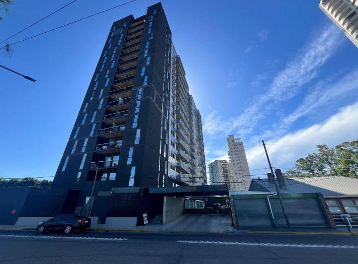 Departamento · 80m² · 4 Ambientes · 1 Cochera