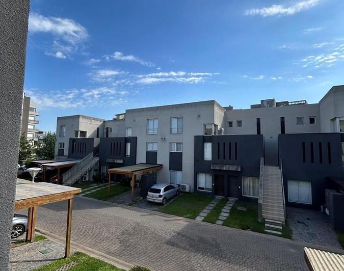 Departamento · 77ha · 3 Ambientes · 1 Cochera
