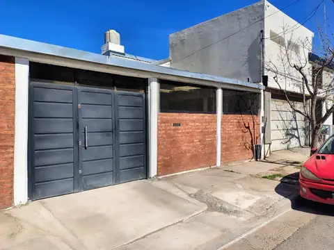 Casa 2 dormitorios frente a parque belgrano neuquén